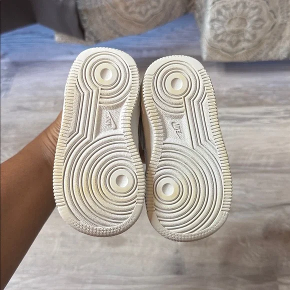 Toddler Air Force 1s size 5C - Picture 2 of 5